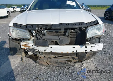 2011 Chrysler 300C z USA, uszkodzony, nr VIN 2C3CA6CT6BH592462